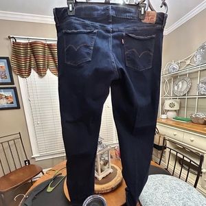 Women’s Dark Wash Jeans